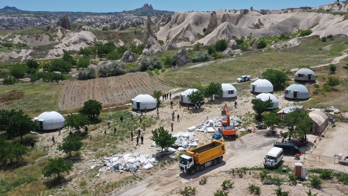 Kapadokya'da kaçak yapı mücadelesi: 11 iglo yıkıldı