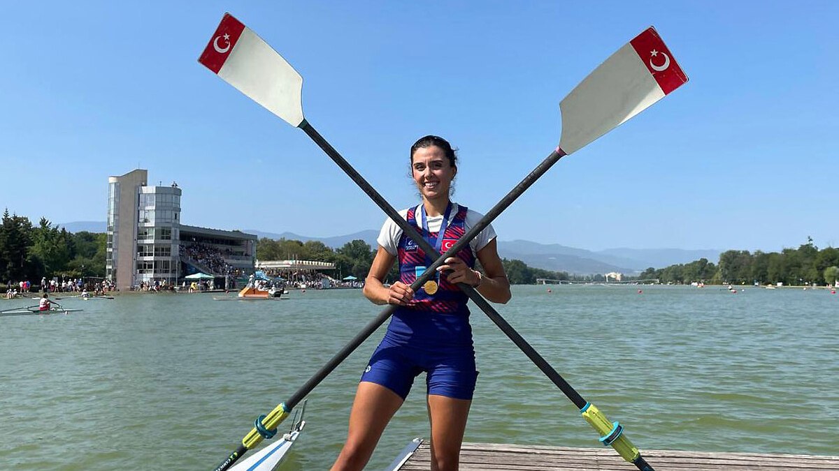 Milli kürekçi Elis Özbay'dan tarihi başarı! Olimpiyat kotası aldı