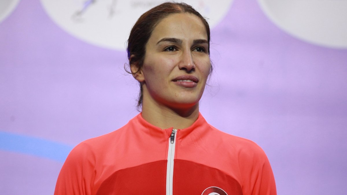 Milli güreşçi Buse Tosun Çavuşoğlu altın madalya kazandı