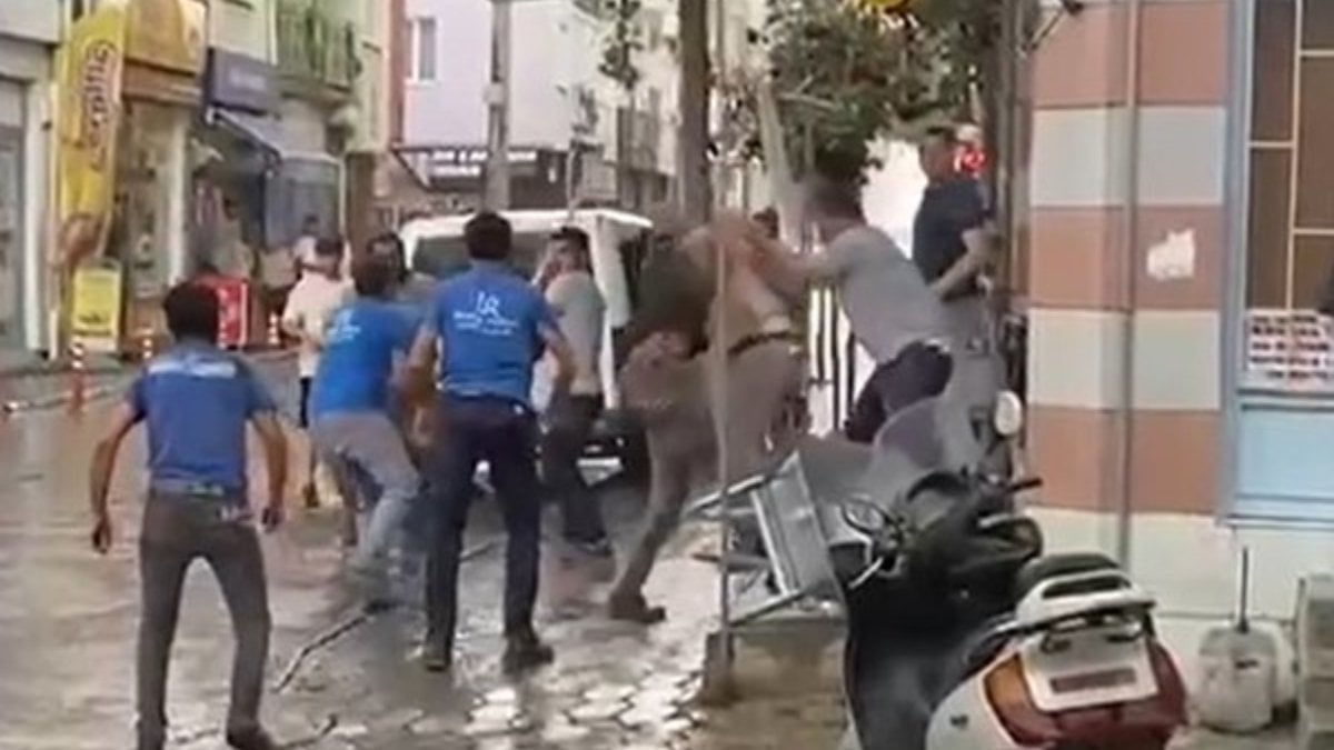 Eskişehir'de akrabalar sokak ortasında kavga etti