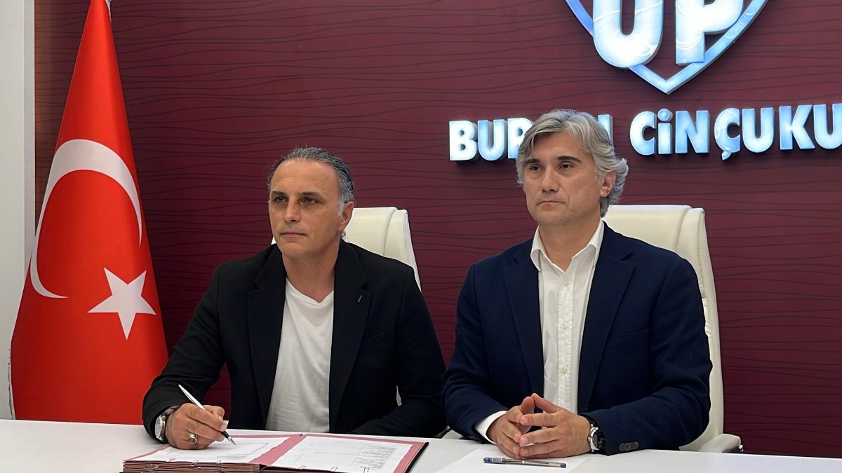 Bandırmaspor, Mustafa Gürsel'le sözleşme imzaladı