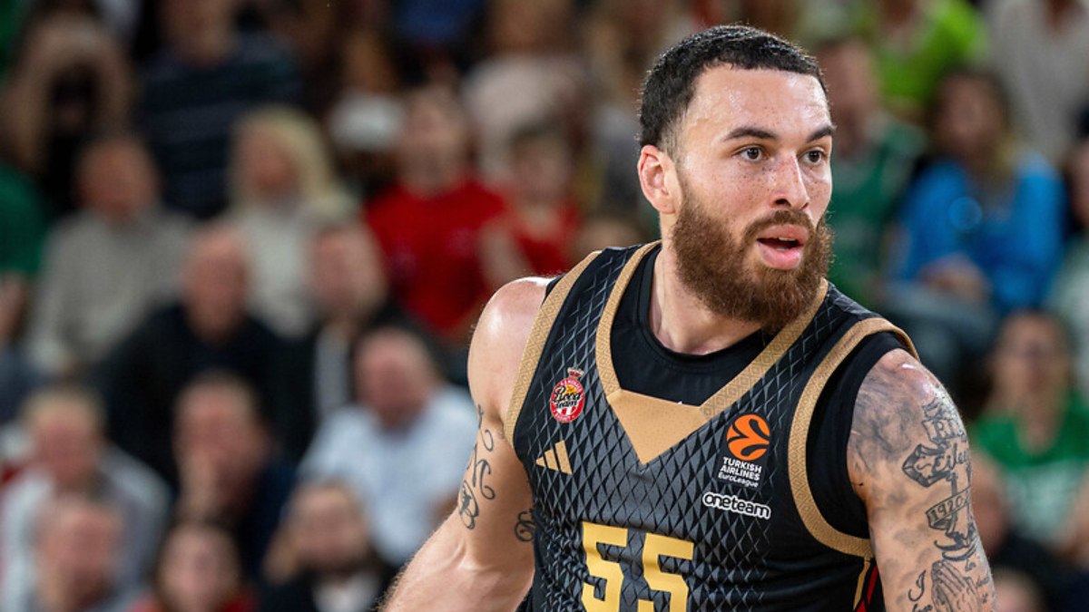 Monaco, Mike James'in sözleşmesini yeniledi