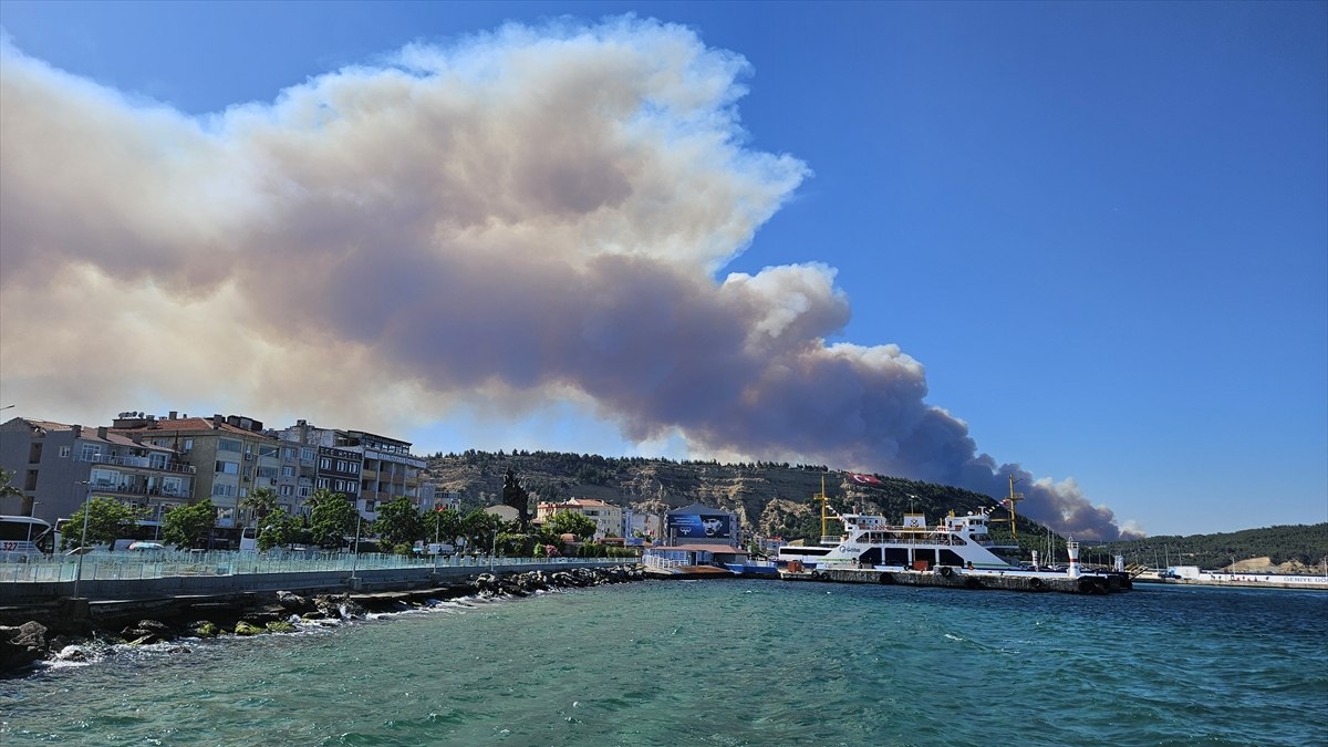 Çanakkale Boğazı, gemi trafiğine çift yönlü açıldı