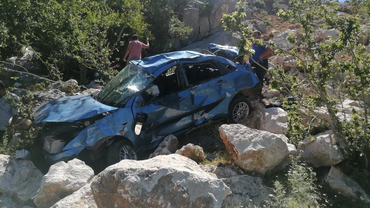 Osmaniye'de yayla yolunda otomobil uçuruma yuvarlandı: 5 yaralı