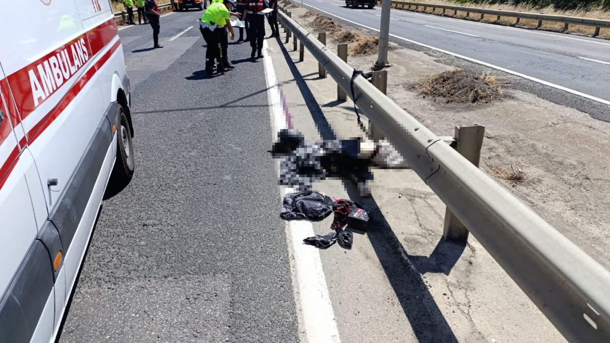 İstanbul'da bariyerlere çarpan motosiklet sürücüsü hayatını kaybetti