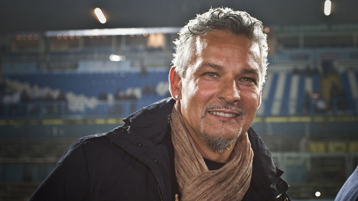 İtalyan futbol efsanesi Roberto Baggio, milli maç izlerken hırsızların saldırısına uğradı