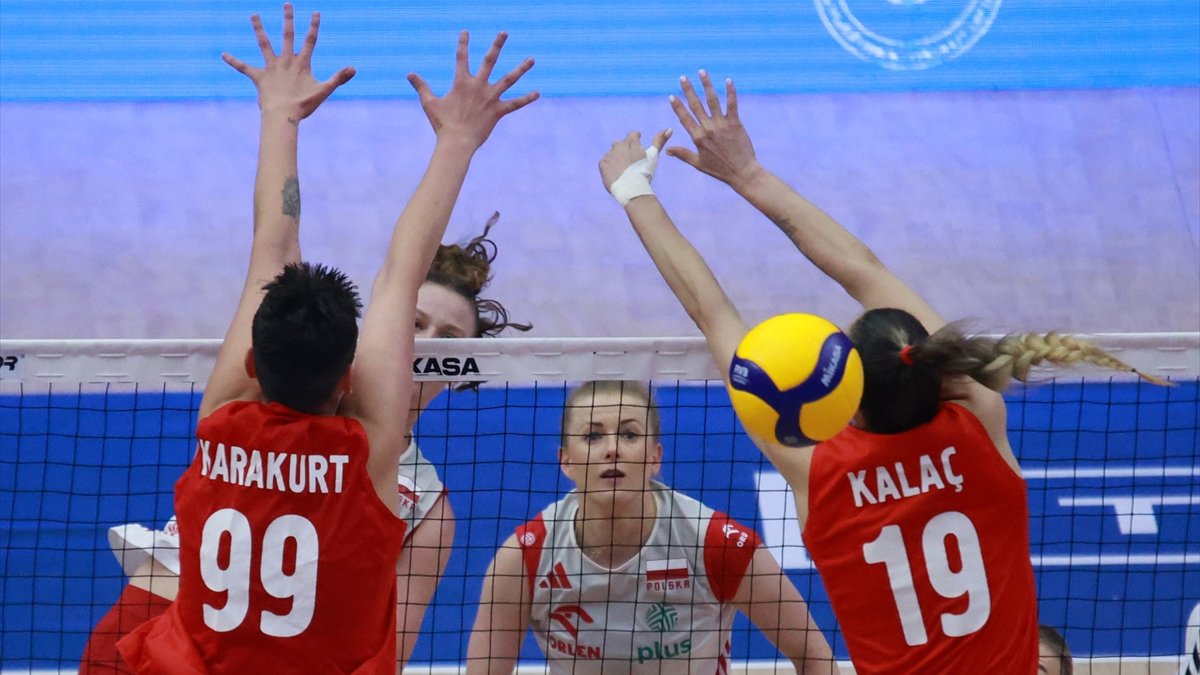 Filenin Sultanları Polonya'ya 3-2 mağlup olarak turnuvaya veda etti