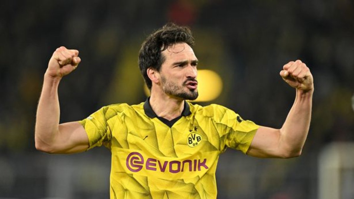 Adı Beşiktaş ile anılan Mats Hummels'ten 'Kartal' pozu