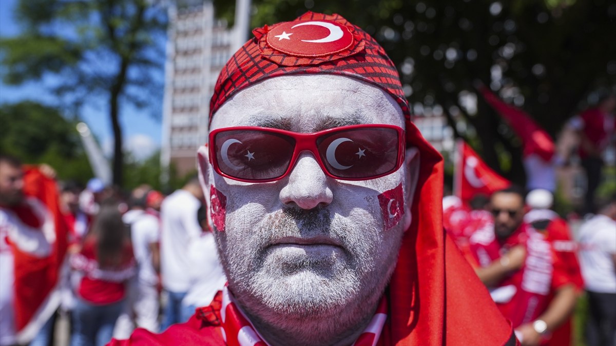 Gurbetçiler Türkiye - Portekiz maçına hazır