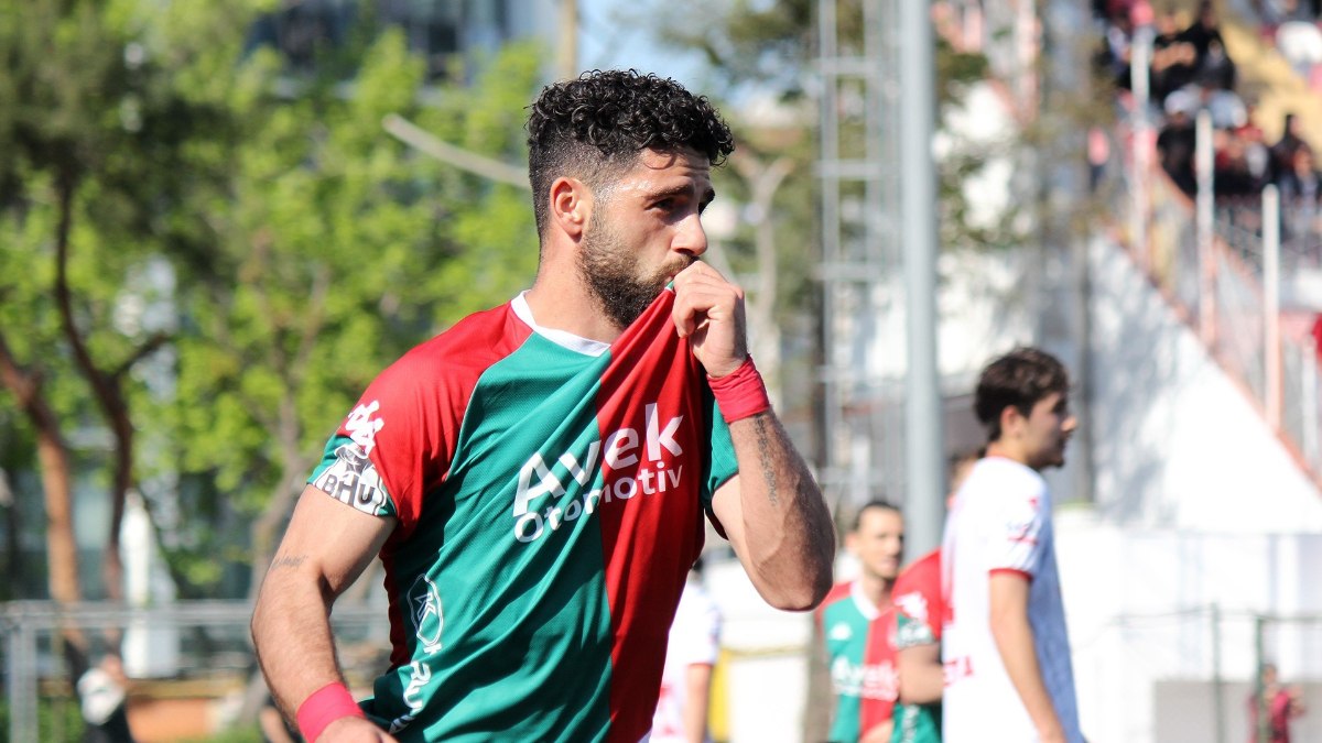 Enes Nalbantoğlu, iki yıl daha Karşıyaka’da oynayacak