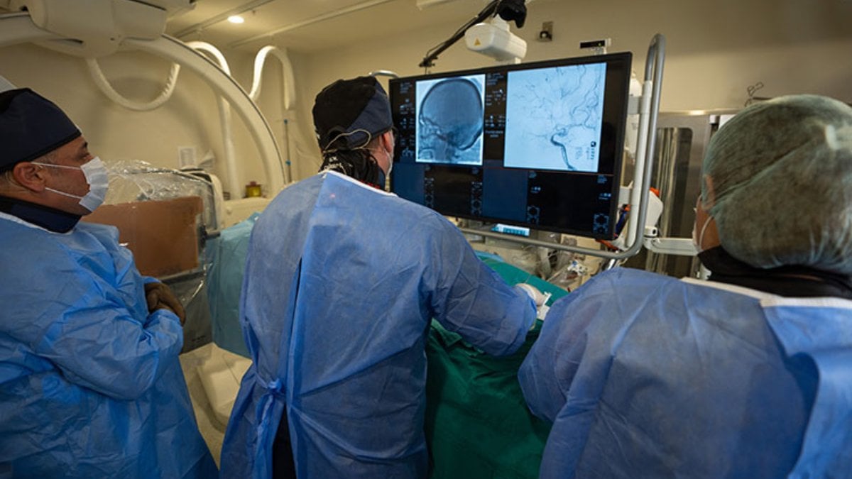 Ankara'daki beyin ameliyatı, Mısırlı yüzlerce hekim tarafından canlı izlendi