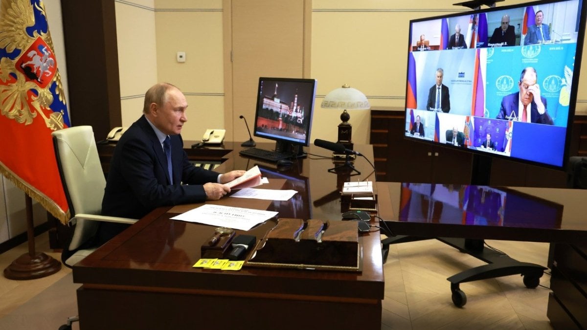 Putin: Orta ve kısa menzilli füzelerin üretimine başlamalıyız
