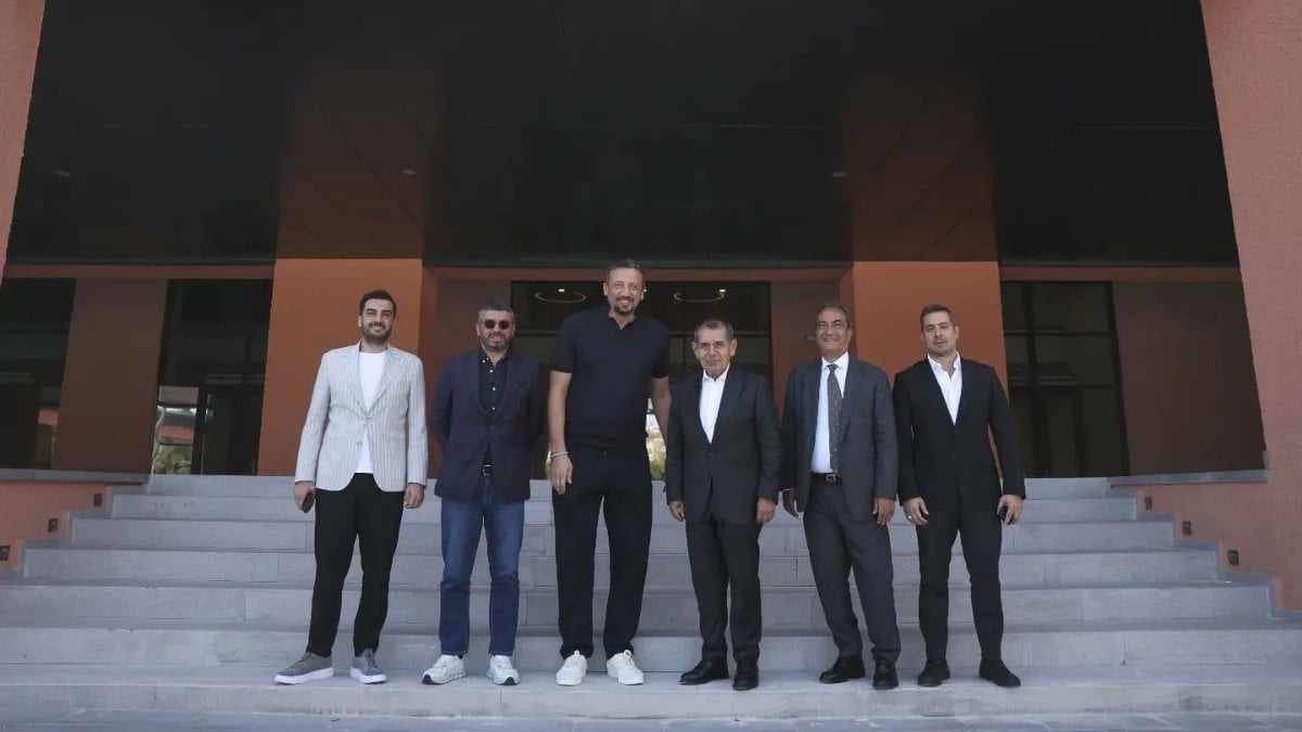 Galatasaray Başkanı Dursun Özbek, Basketbol Gelişim Merkezi'ni ziyaret etti