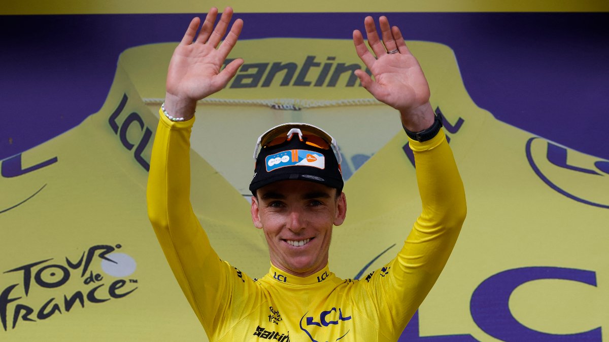 Fransa Bisiklet Turu'nun açılış etabını Romain Bardet kazandı