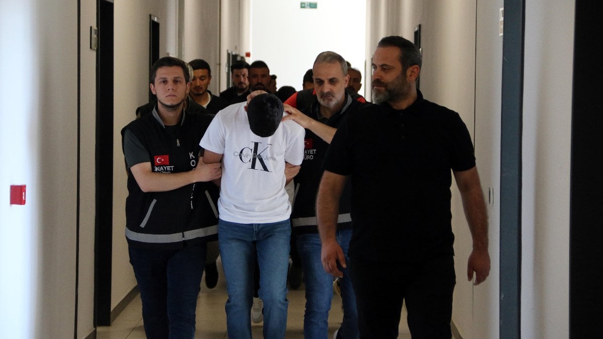 Kocaeli'de müdür yardımcısını öldürdü: 11 şüpheli yakalandı