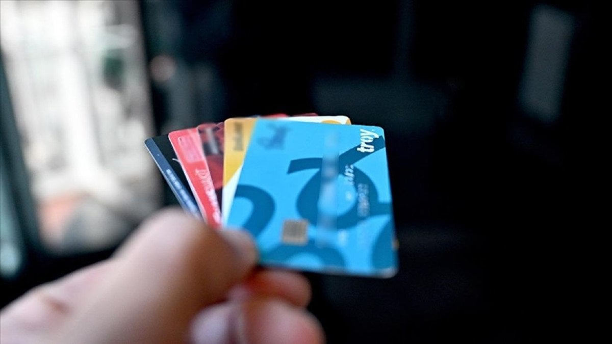 Kredi kartlarında yeni dönem başlıyor: 750 liradan 1500 liraya çıkıyor