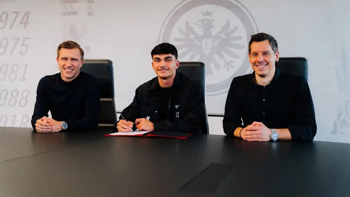 Can Uzun resmen Eintracht Frankfurt'ta