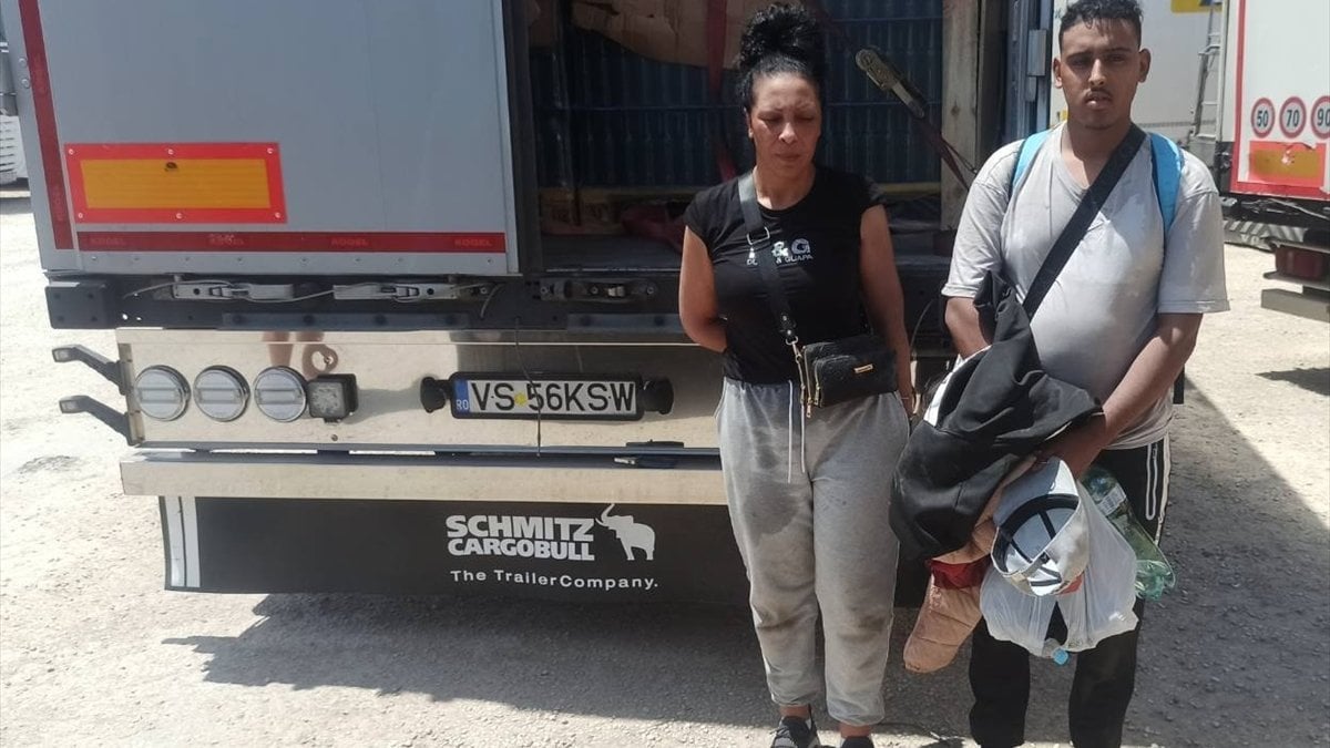 Edirne'de Bulgaristan'a kaçmaya çalışan 2 göçmen yakalandı