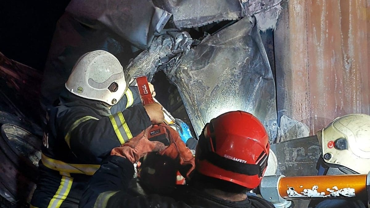 Gaziantep'te tır sürücüsü yanarak hayatını kaybetti