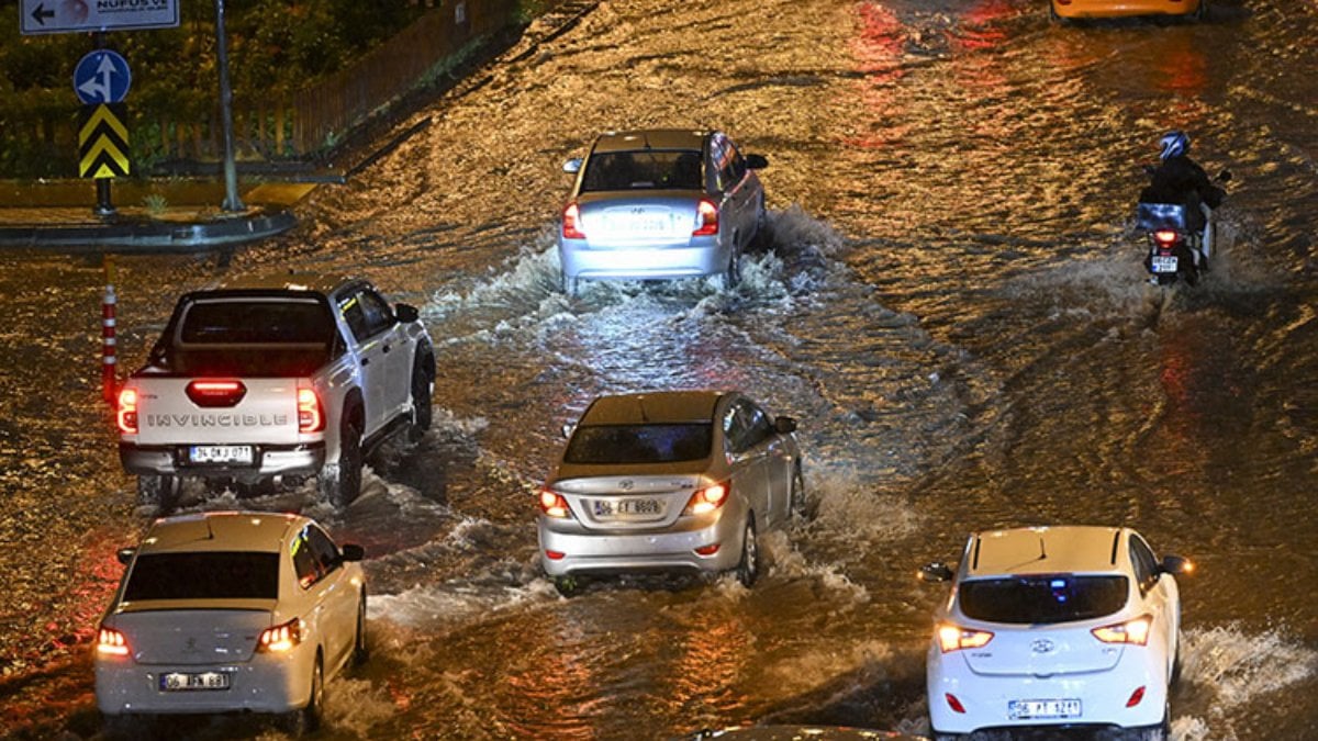 Ankara Valiliği'nden vatandaşlara sağanak yağış uyarısı