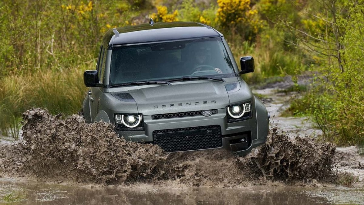Serinin en güçlüsü: Land Rover Defender Octa tanıtıldı