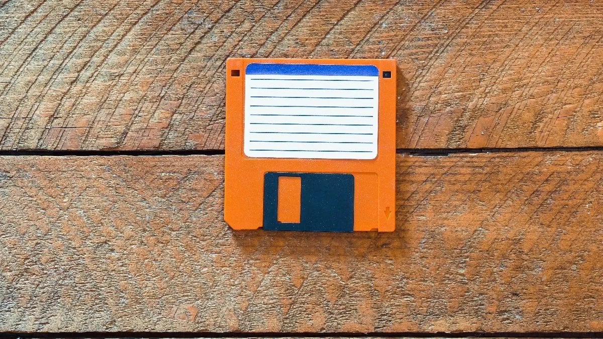 Japonya'dan 20 yıl sonra bir ilk: Disket kullanımı kalkıyor