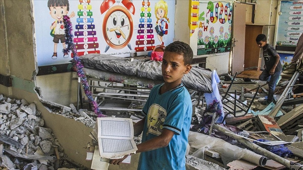 Gazze’de 300 bin öğrenci okula gidemiyor
