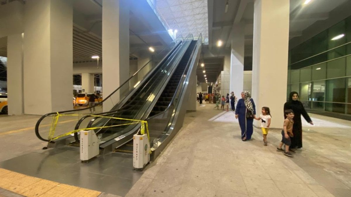 Diyarbakır Havalimanı'nda yürüyen merdiven kazası: 4 yaralı