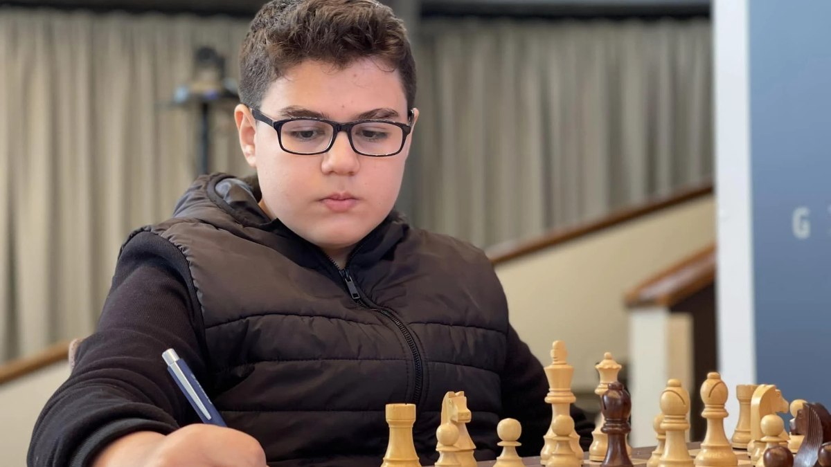 13 yaşındaki Yağız Kaan, satranç efsanesi Magnus Carlsen'i mat etti