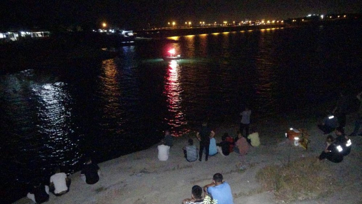 Adana'da serinlemek için baraj gölüne giren genç kayboldu