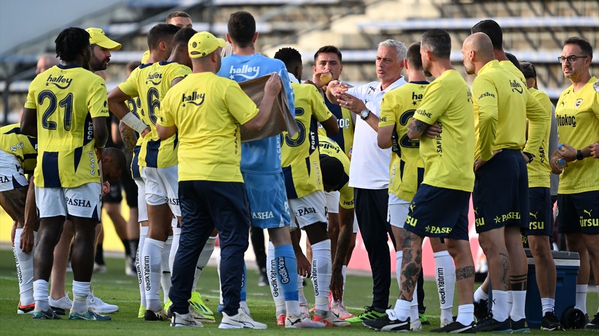 Fenerbahçe, ikinci hazırlık maçında Hajduk Split'le kozlarını paylaşacak