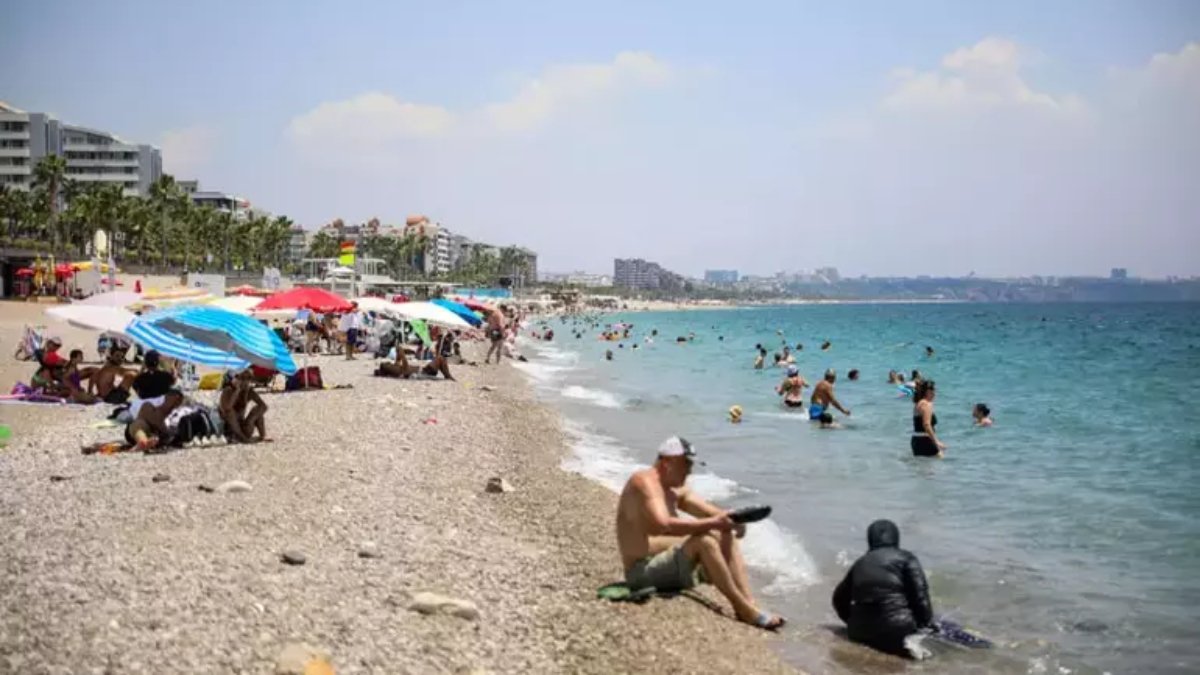 Antalya'da sıcaklık 8 derece düşecek