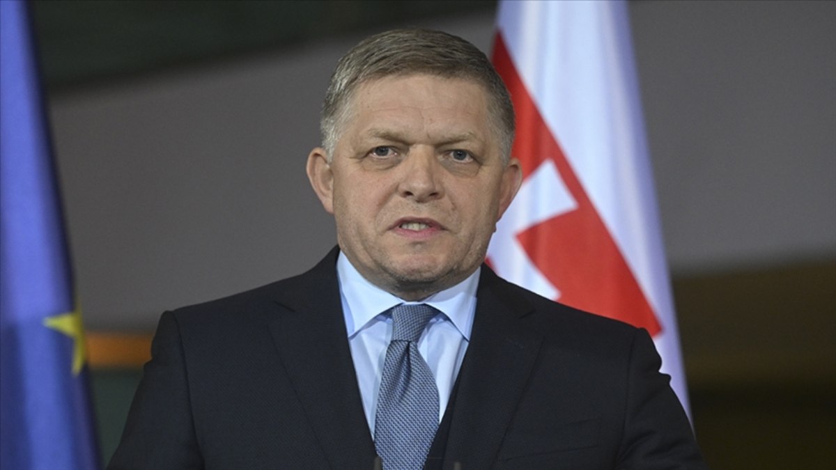 Silahlı saldırıya uğrayan Slovakya Başbakanı Robert Fico görevine döndü