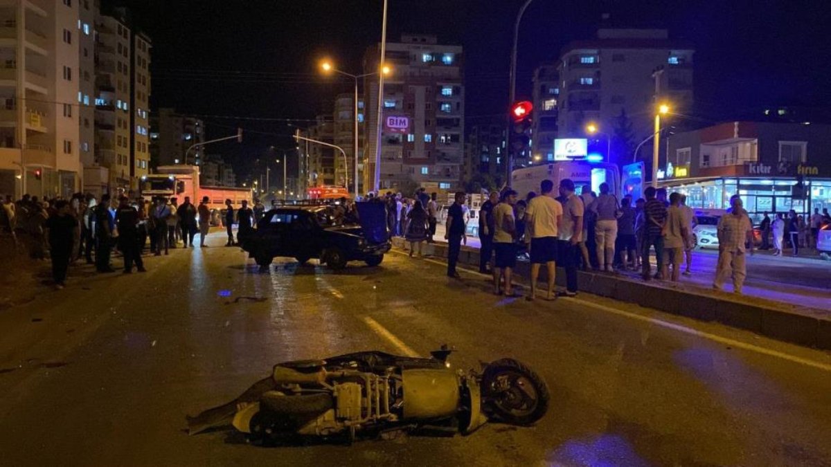 Aydın'da motosiklet ile otomobil çarpıştı: 7 yaralı