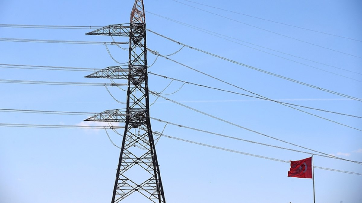 Türkiye'de dün elektrik tüketiminde tüm zamanların rekoru kırıldı