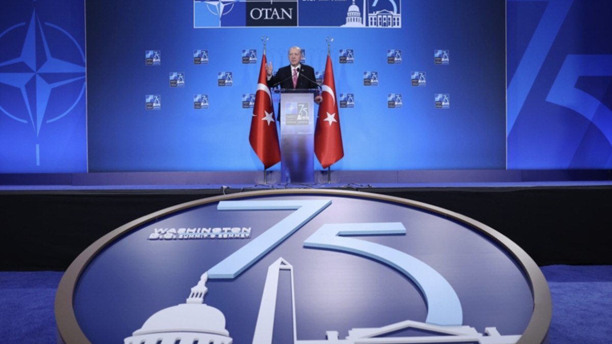 Cumhurbaşkanı Erdoğan NATO dönüşü soruları yanıtladı: Biz Suriye'de barış istiyoruz