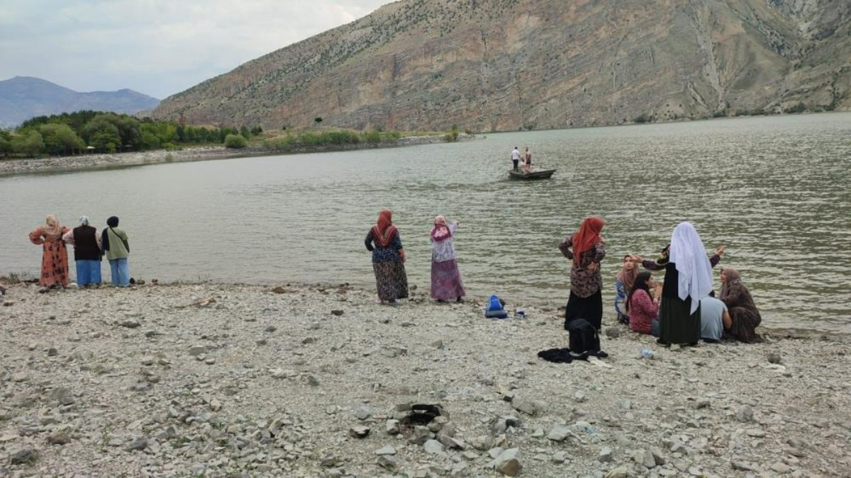 Erzurum'da göle giren çocuk kayboldu