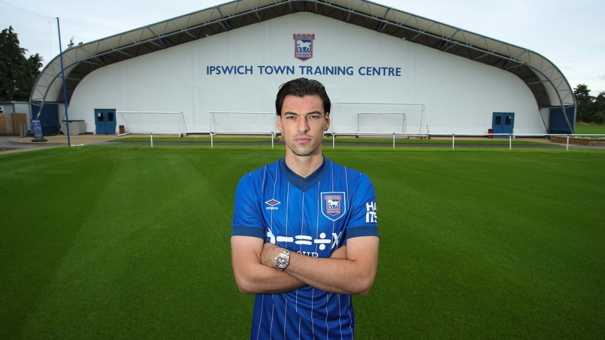 Ipswich Town, Hull City'den Jacob Graves'i transfer etti