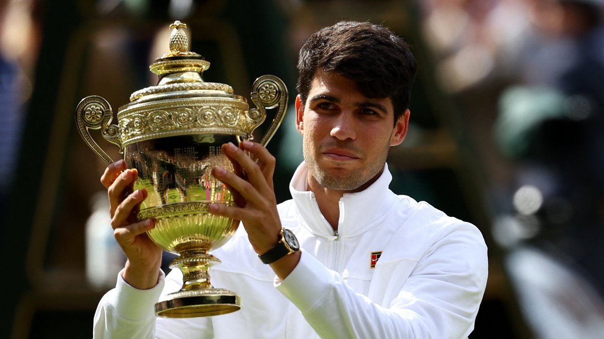 Novak Djokovic'i yenen Carlos Alcaraz Wimbledon şampiyonu oldu