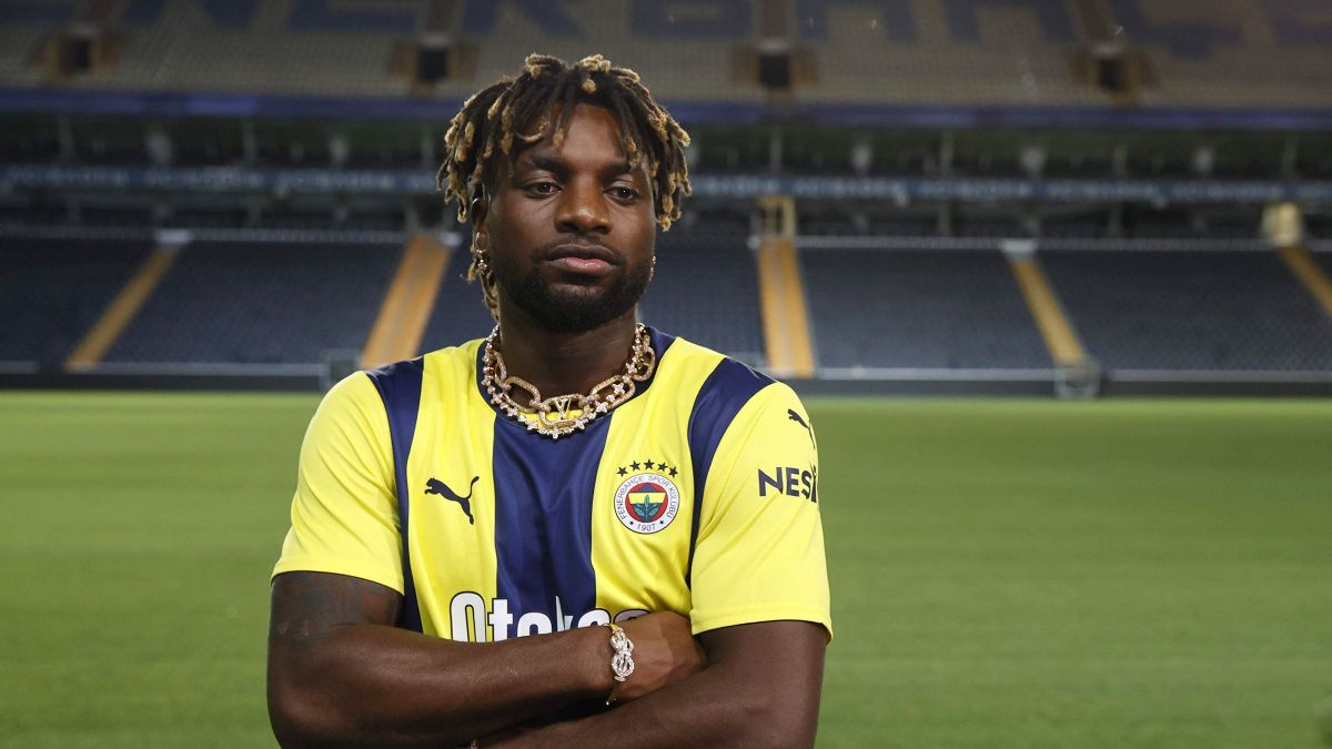 Fenerbahçe, Saint Maximin'i açıkladı
