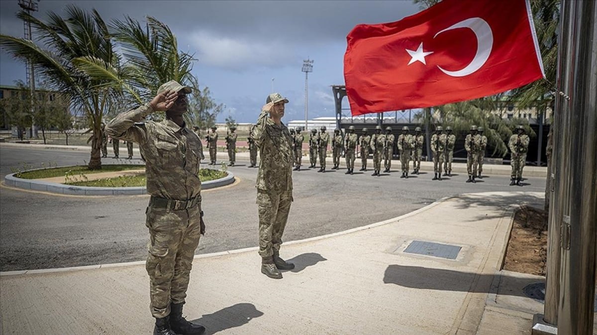 Türk Silahlı Kuvvetleri'ne Somali'de yeni görev: Bölgeyi koruyacaklar