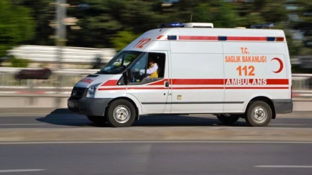 Rize'de park halindeki ambulans çalındı