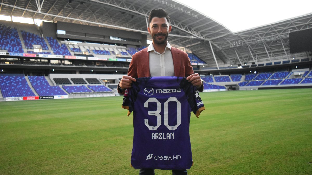 Tolgay Arslan, Japon ekibi Sanfrecce Hiroshima'ya transfer oldu