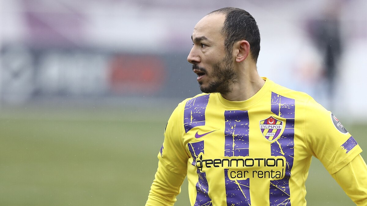 Umut Bulut, futbolu bıraktı