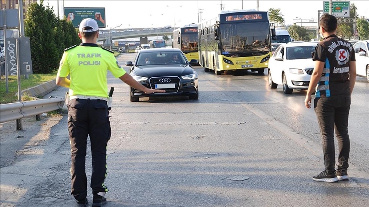 Bu Otomobillerin Trafiğe Çıkması Yasaklanıyor:  İçişleri Bakanlığı'nın Yeni Kararı!