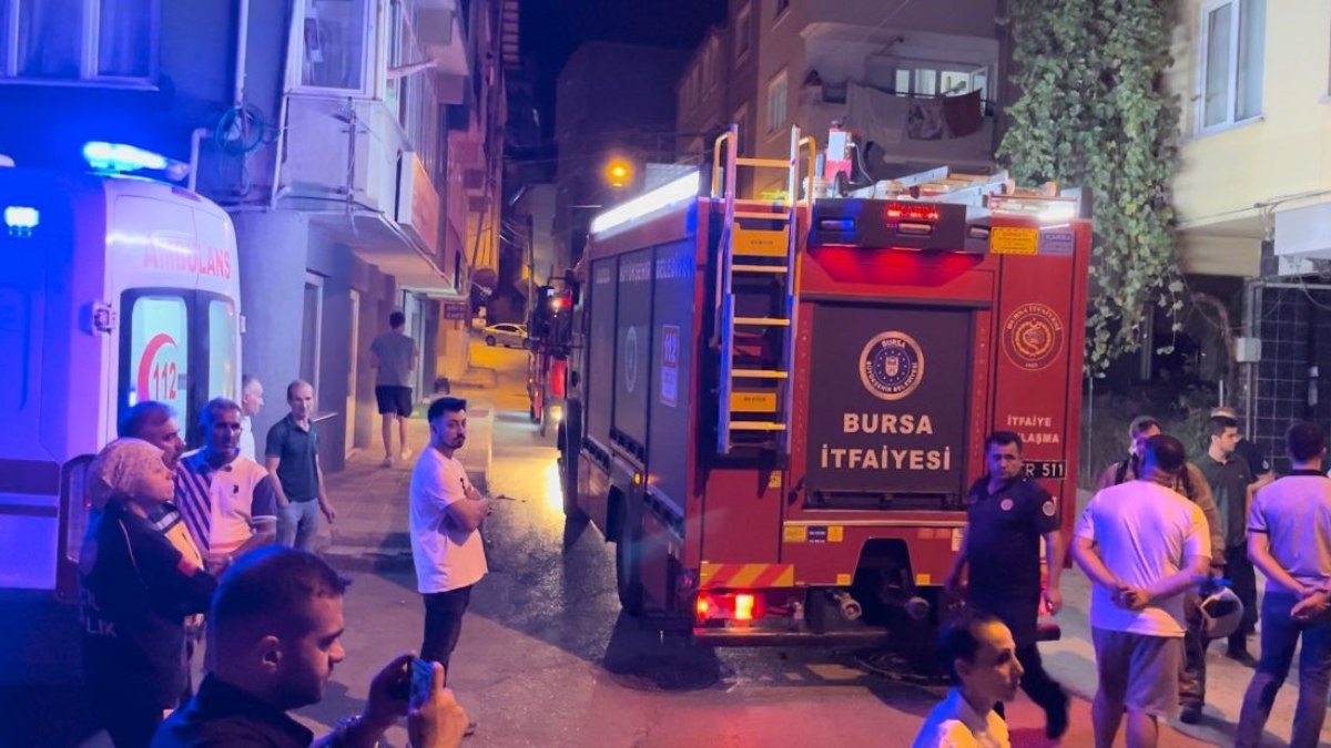 Bursa'da benzin bidonu bomba gibi patladı, mahalle ayağa kalktı