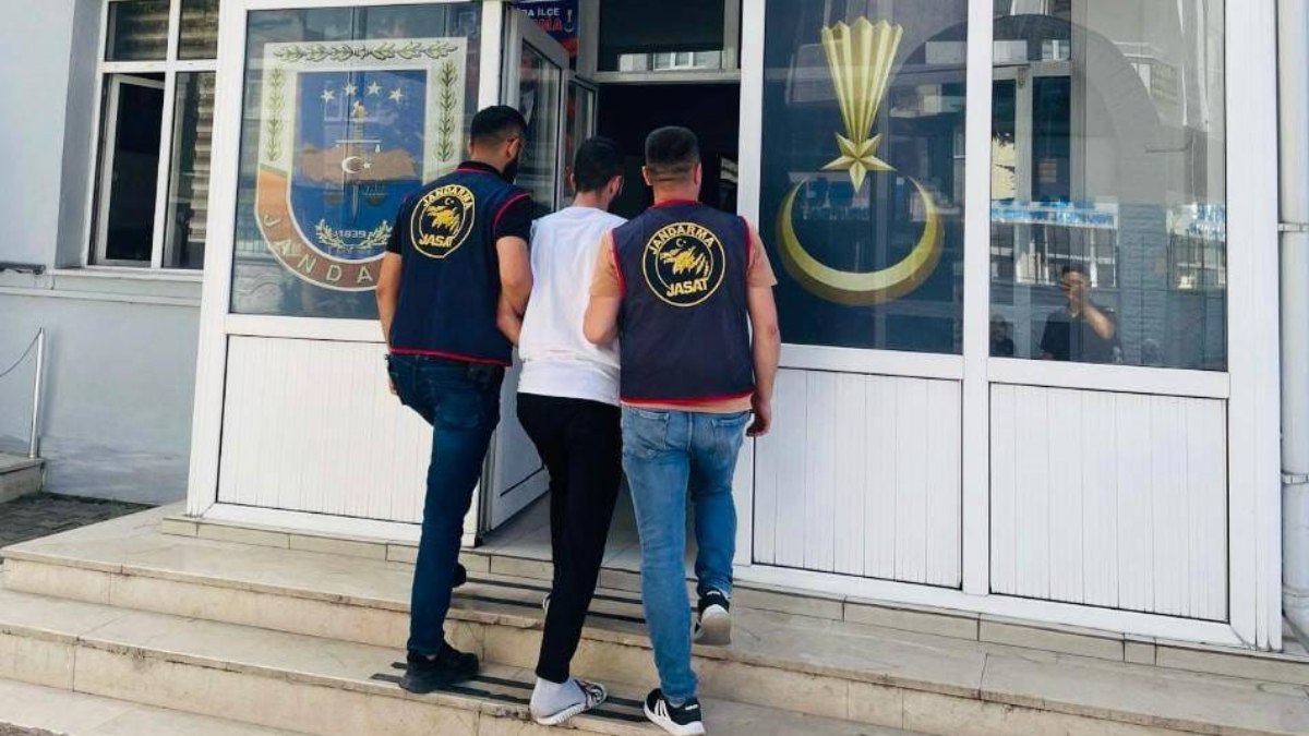 Samsun'da 21 yıl hapis cezası ile aranan şahsı jandarma yakaladı