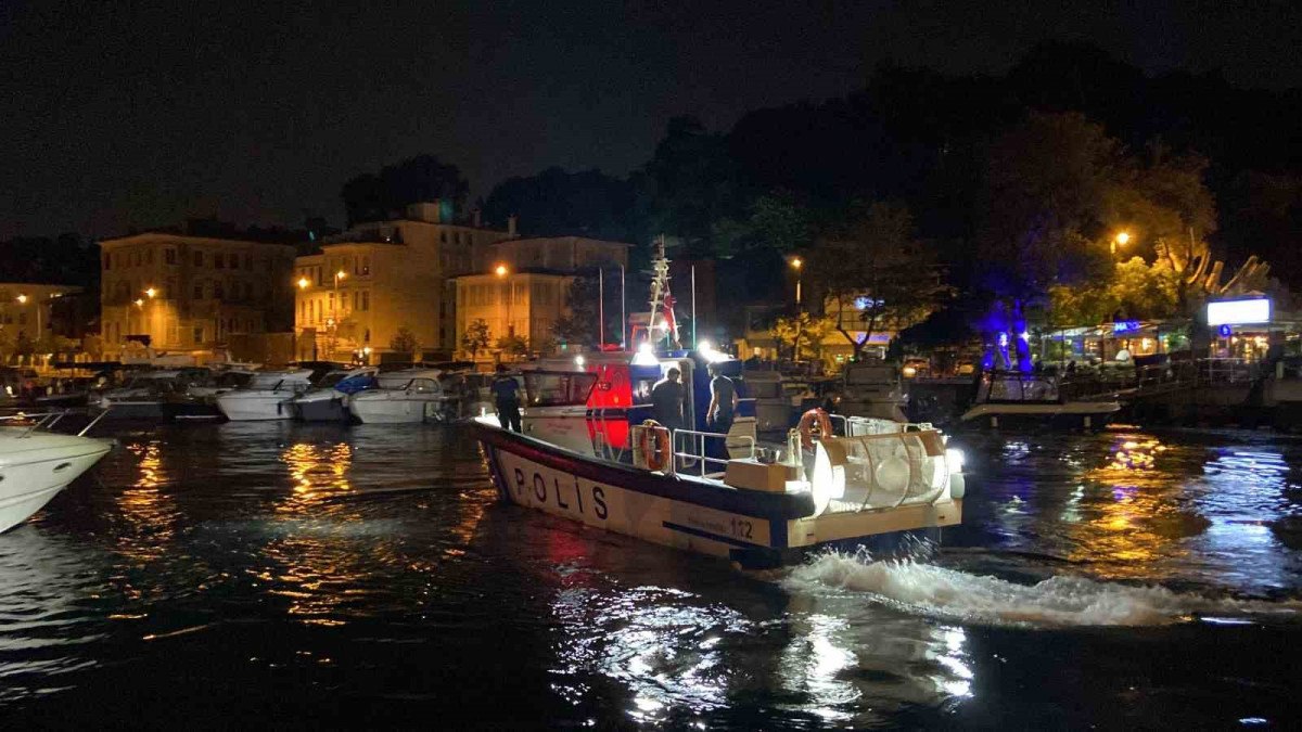 İstanbul'da 4 kişinin içinde olduğu tekne battı: 3 kişi kurtuldu, 1 kişi kayıp