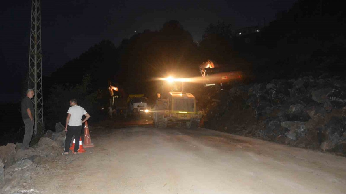 Ordu’daki Karadeniz-Akdeniz bağlantı yolu 8 saat trafiğe kapatıldı