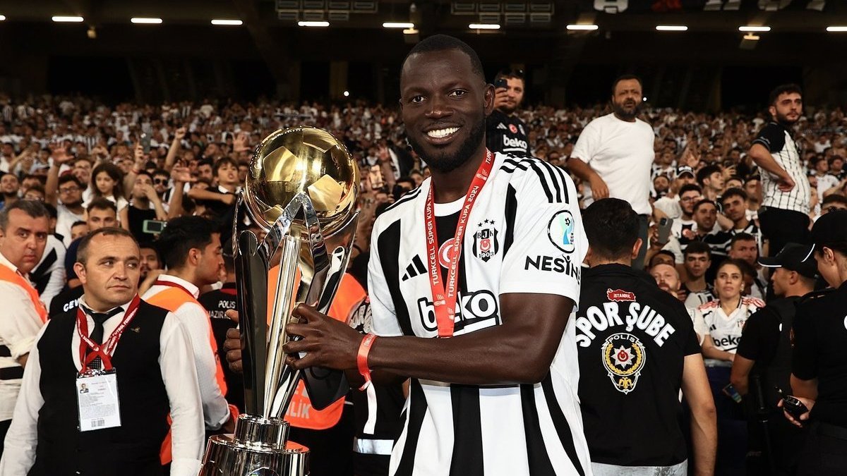 Beşiktaş'ta ayrılık: Omar Colley PAOK'ta